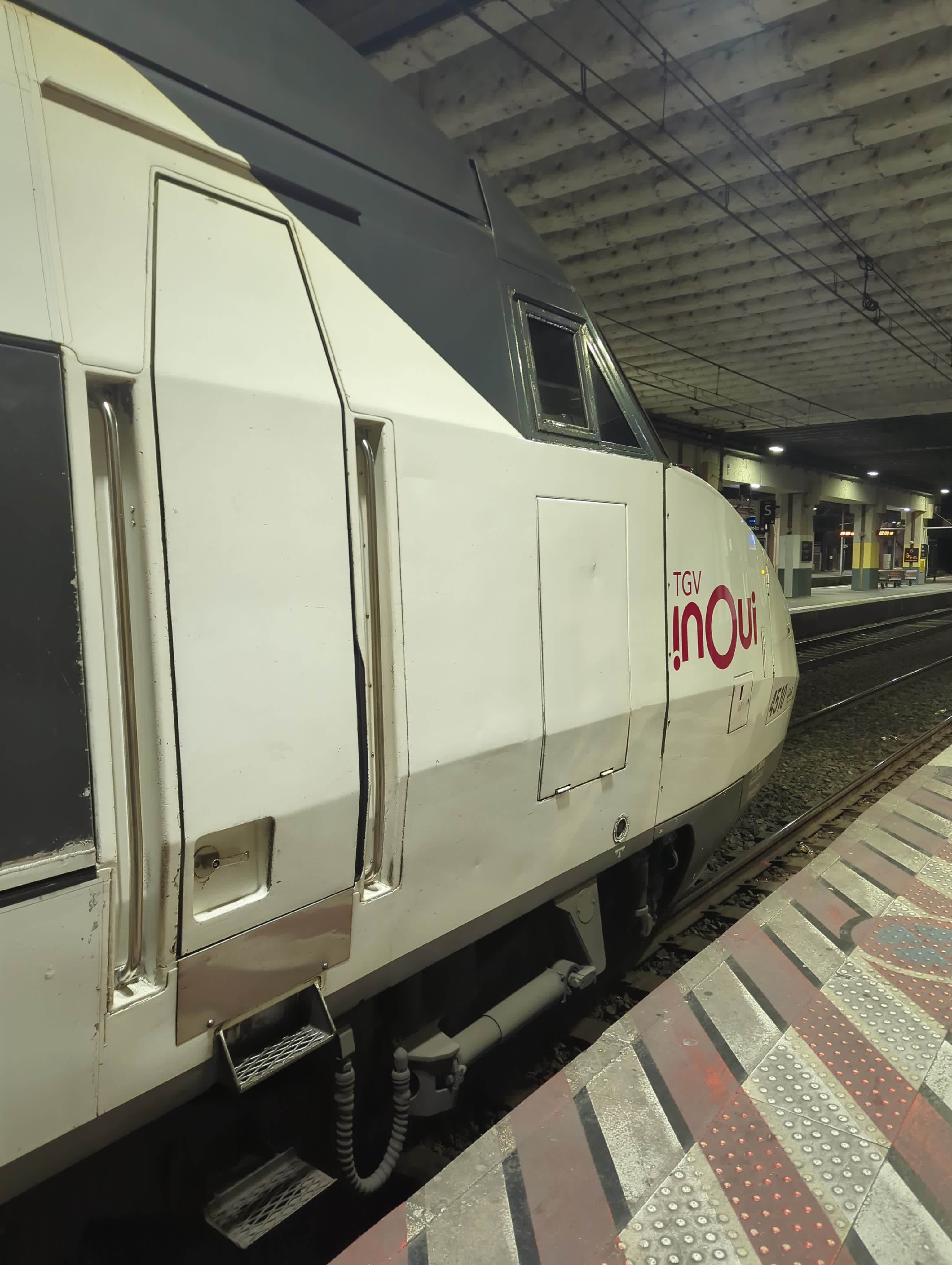 The driver cabin of the TGV Atlantique 4510