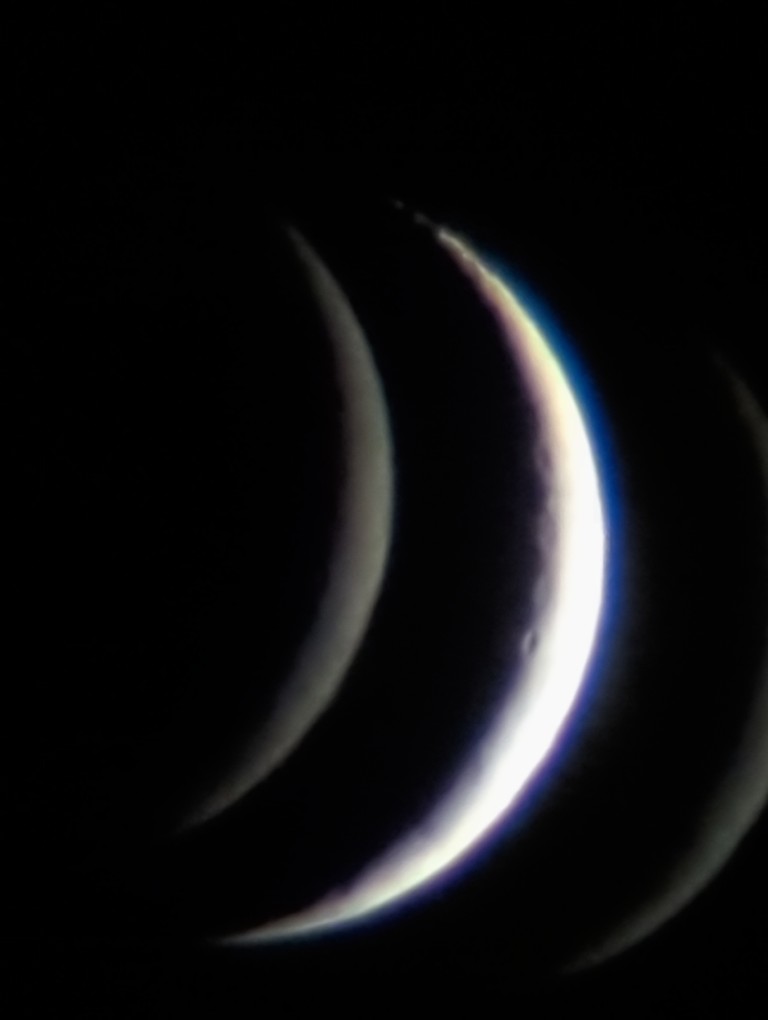 the same image, much more zoomed in and clearer
